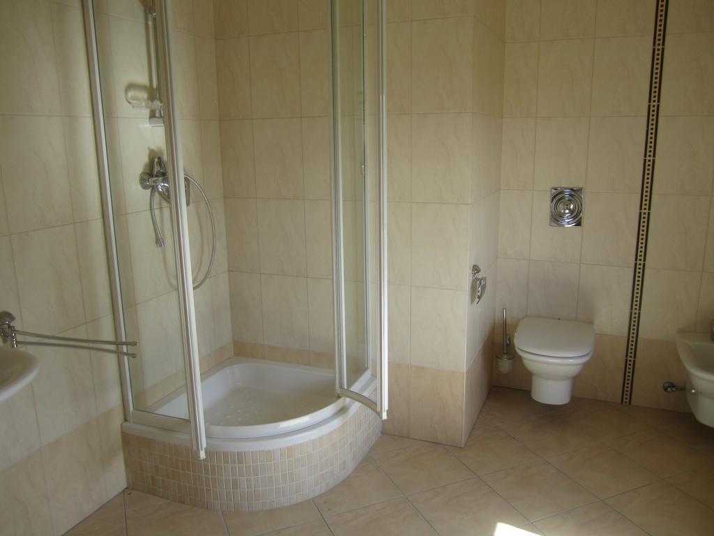 Villa Paradiso Wroclaw Ngoại thất bức ảnh