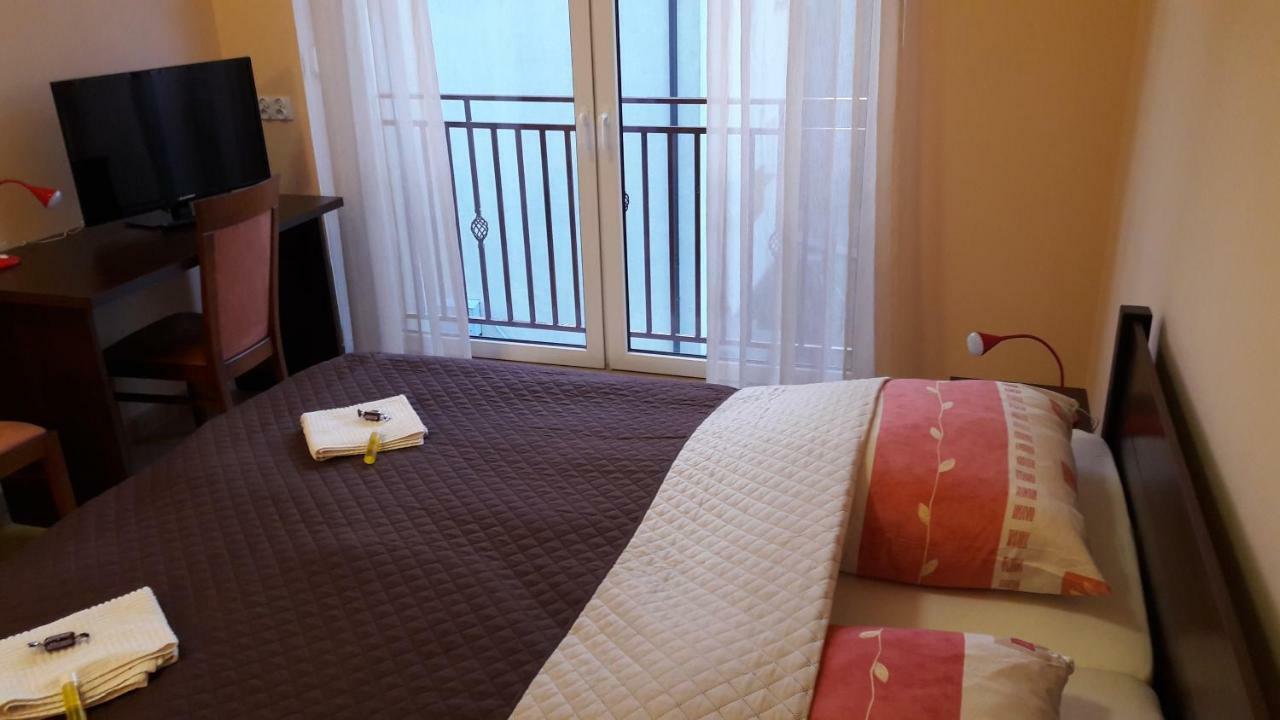 Villa Paradiso Wroclaw Ngoại thất bức ảnh